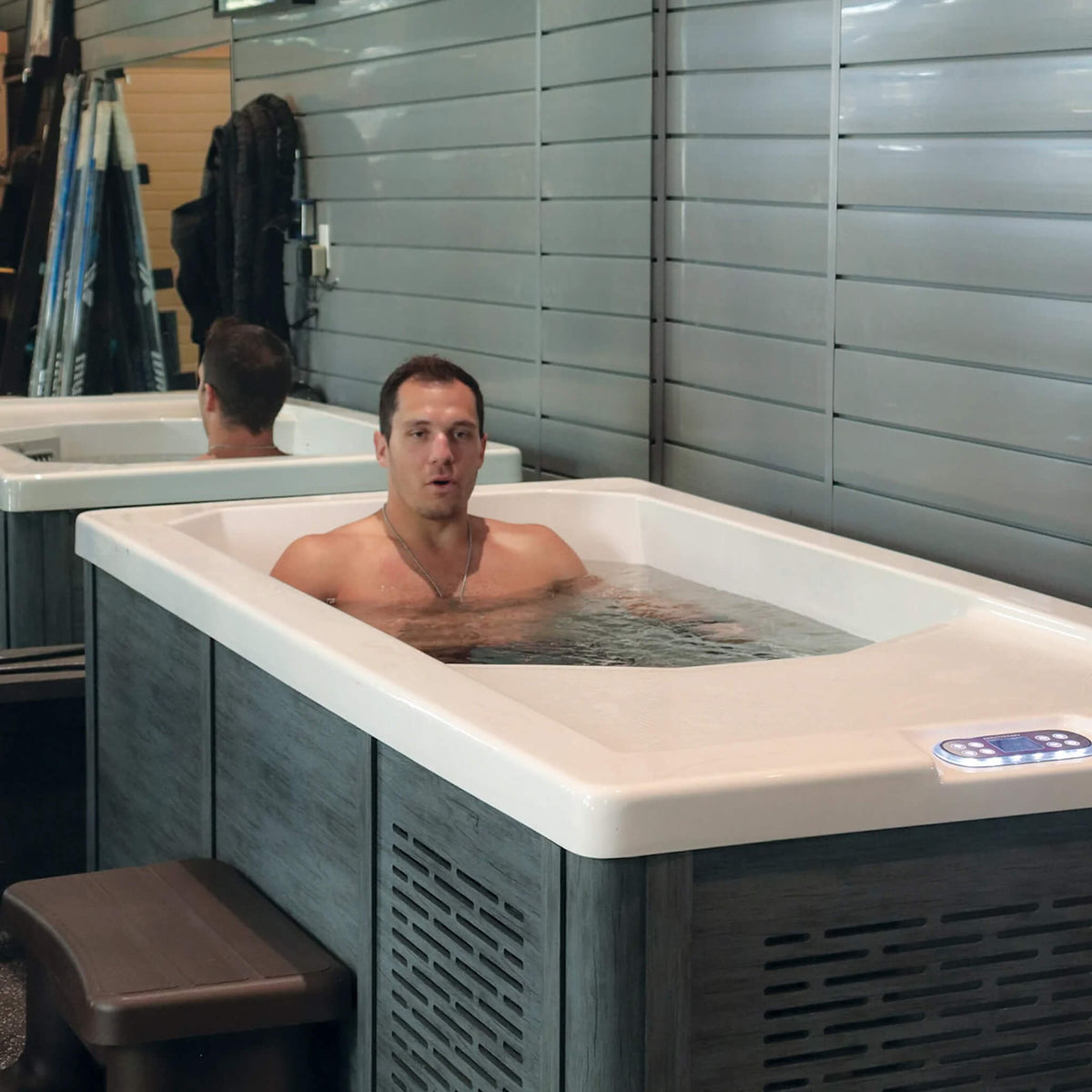 Canadian Spa Company CSC 1000 Premium Cold Plunge Spa Tub With Built-In Ozone And Multi-Coloured Exterior Lighting (SAK37605)